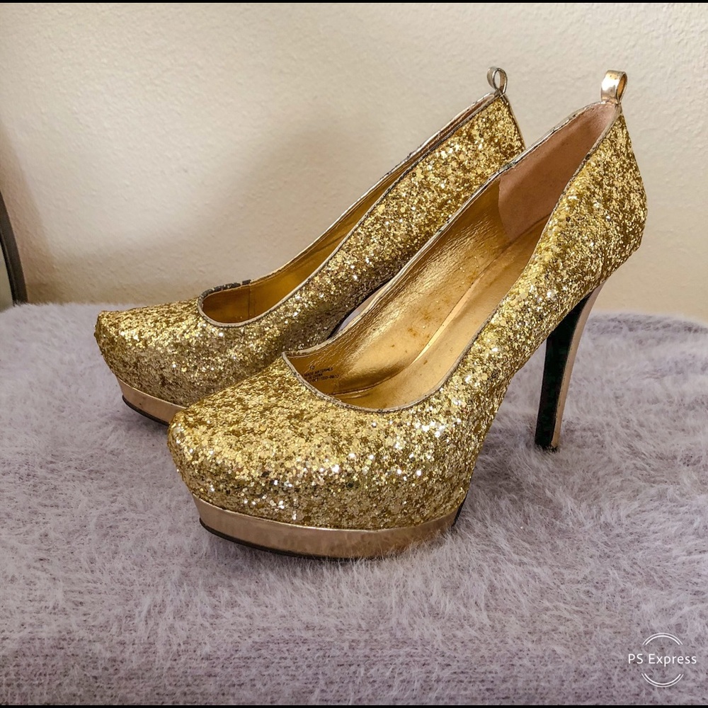 ***SPARKLING GOLD HEELS***